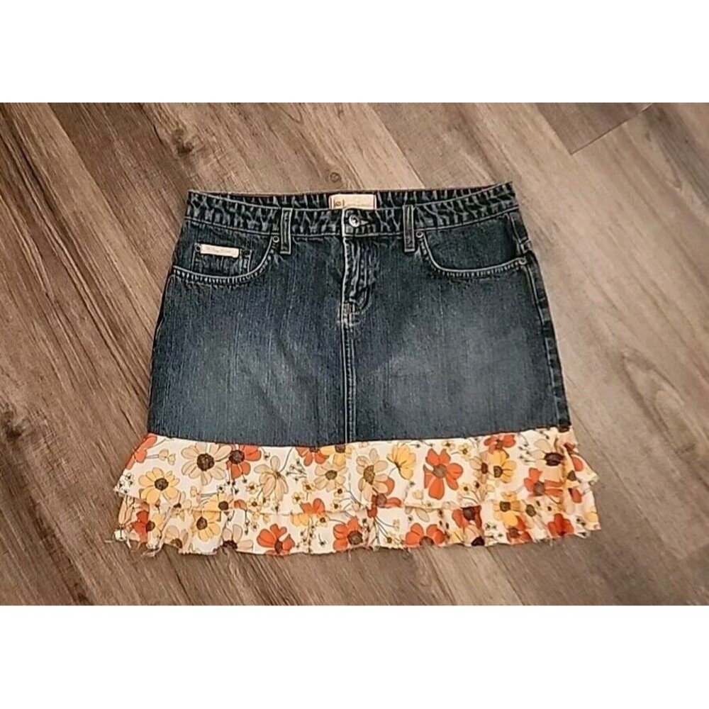 L.e.i. Womens Mini Skirt 16 Floral Hem Daisy Denim Boho Flowers Western Cowgirl - Picture 6 of 7